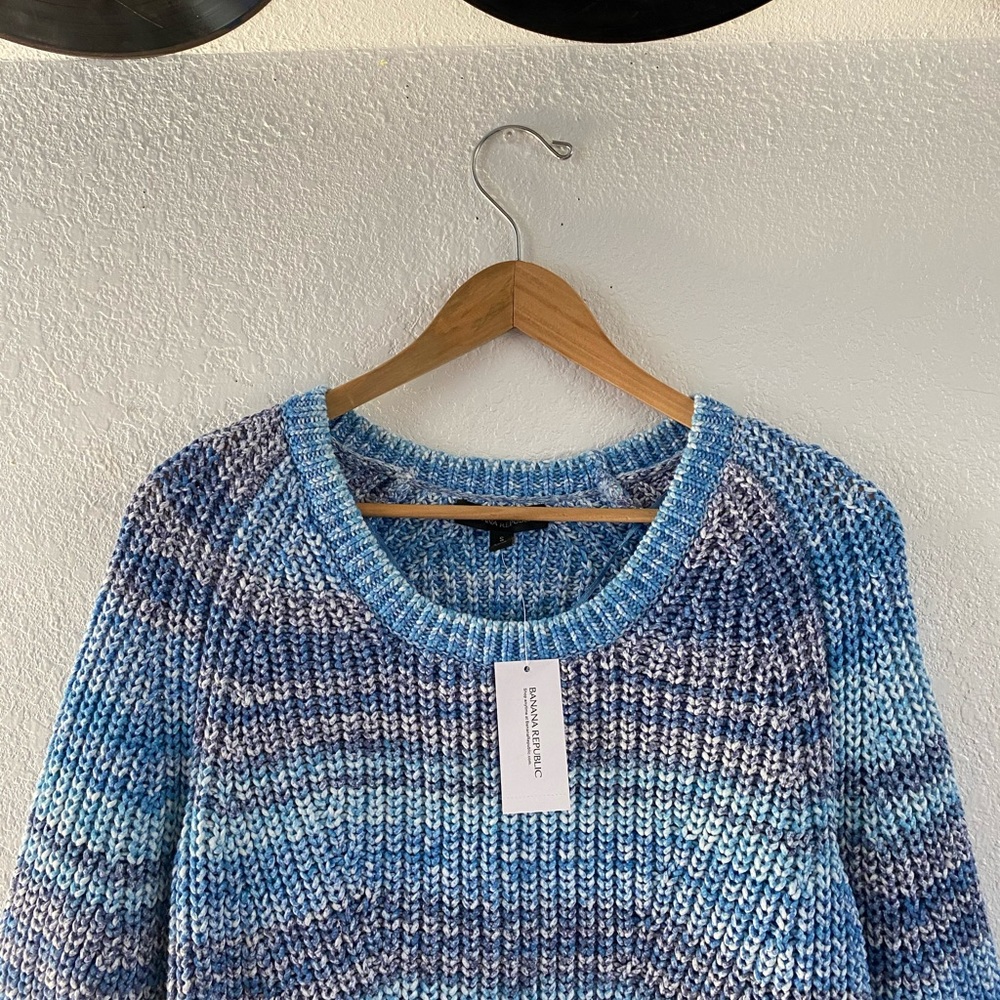 Banana Republic Blue and Gray Crew Neck Sweater - Picture 2 of 5